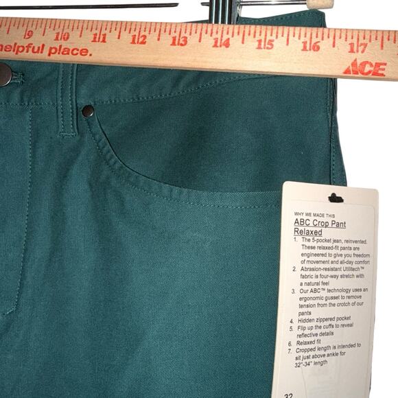 Lululemon ABC Cropped Pants Sz 32 Utilitech Fabric Relaxed Casual Preppy - Picture 6 of 9